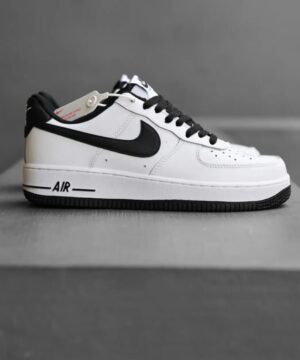 *Nike Air Force 1 07 Black White*