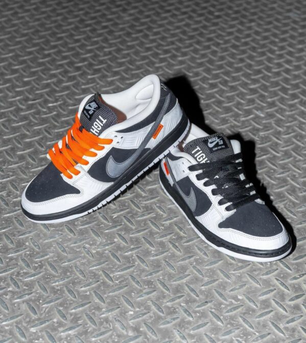 First Copy  NIKE SB DUNK LOW X TIGHT BOOTH