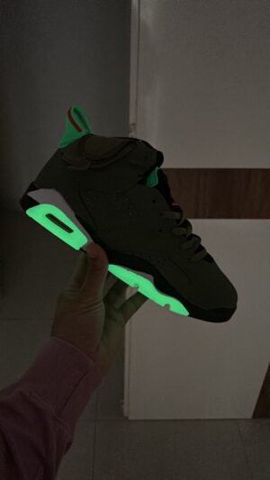 First Copy Jordan 6 Sneaker